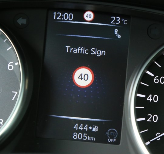 Auto zwolni za kierowcę. Czy to koniec mandatów za szybką jazdę?