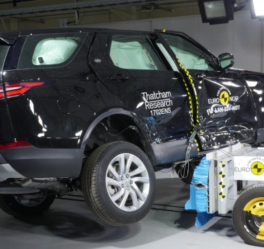 Jak wybrać bezpieczne auto? Co oznaczają gwiazdki w crash testach?